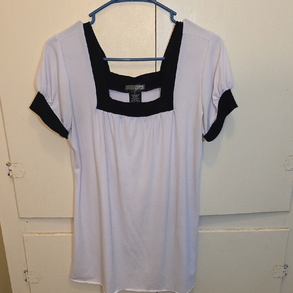 Chic Black and White J.T.B. Top - Perfect for Work or a Night Out!-Size Medium - Picture 1 of 2